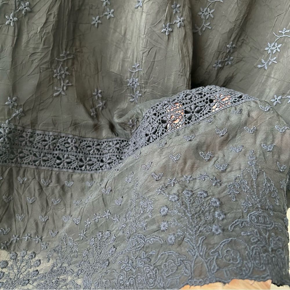 Johnny Was Top Embroidered Crochet Lace Tunic - Picture 4 of 9